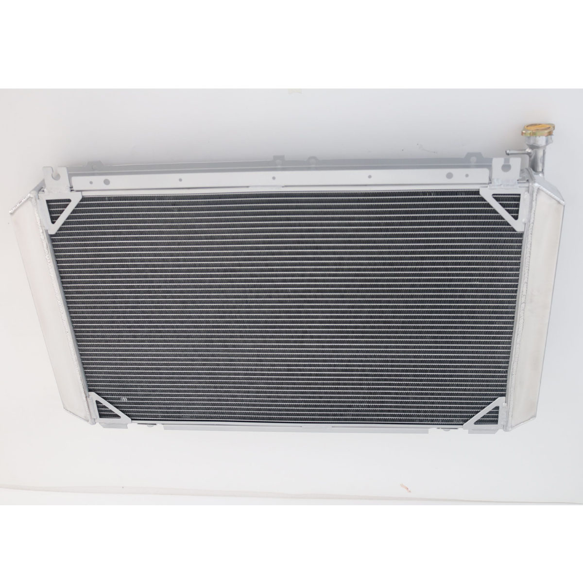 Aluminum Radiator For Nissan Patrol Y60 GQ 2.8 4.2 Diesel TD42 3.0 Petrol 1988-1997