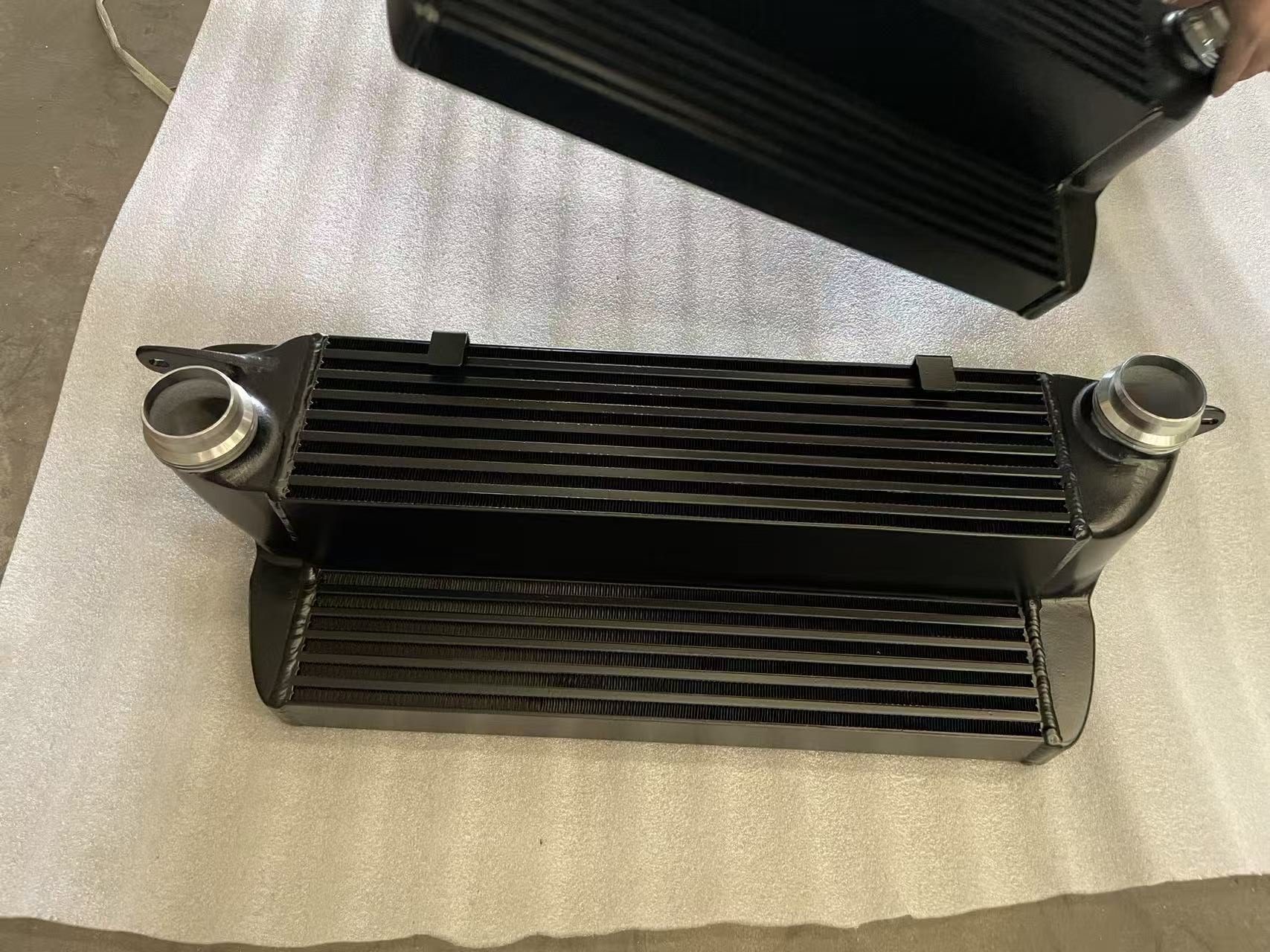 UPGRADE TURBO INTERCOOLER FOR BMW E60 E61 E63 E64 535d 635d 210KW286PS 2006-2010